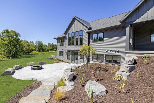 8289 52nd Street Se, Cascade Twp, MI 49302