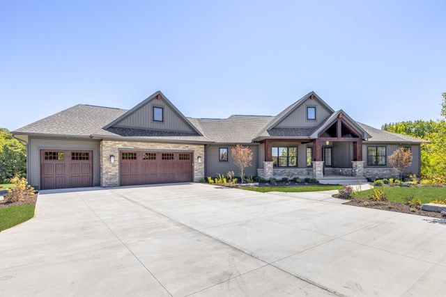8289 52nd Street Se, Cascade Twp, MI 49302