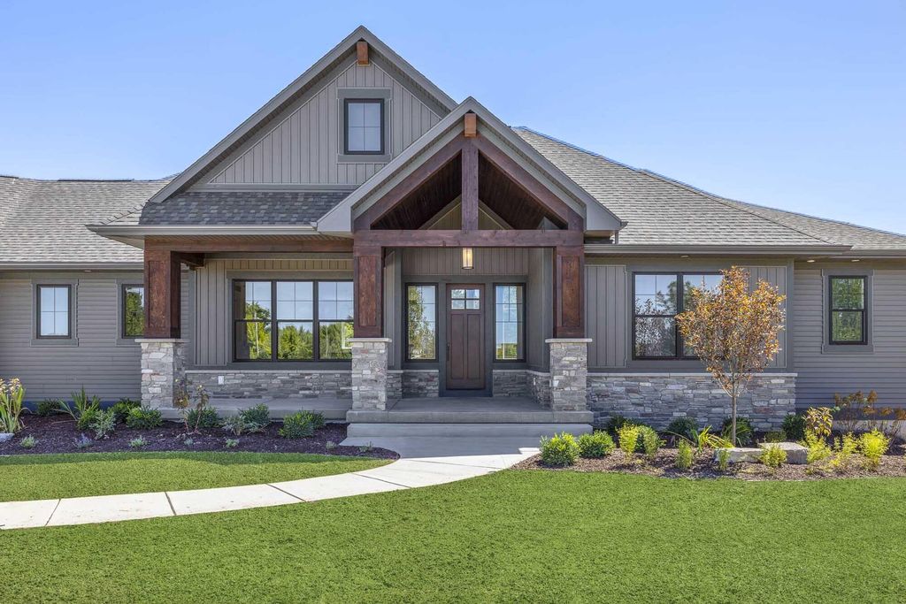 8289 52nd Street Se, Cascade Twp, MI 49302
