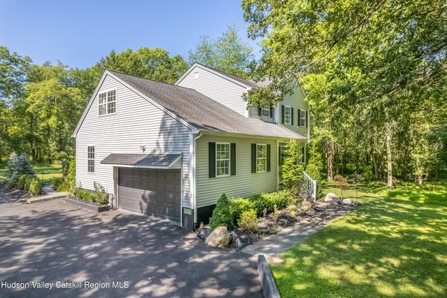32 Stella Drive, Gardiner, NY 12525
