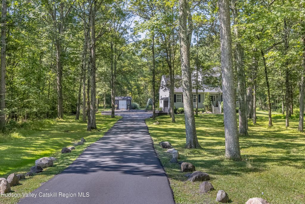 32 Stella Drive, Gardiner, NY 12525