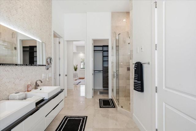 331 SW 124th Ave, Miami, FL 33184