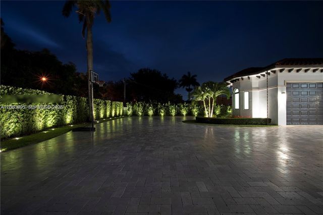 331 SW 124th Ave, Miami, FL 33184