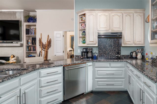 6703 Landover Hills Lane, Arlington, TX 76017