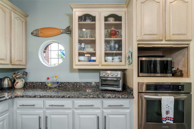 6703 Landover Hills Lane, Arlington, TX 76017