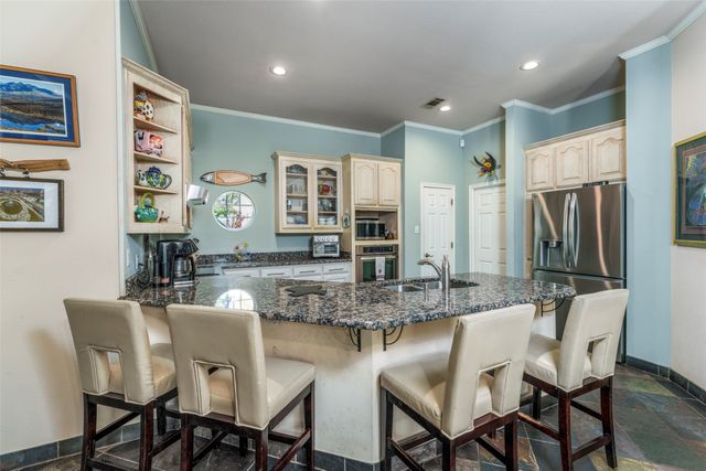 6703 Landover Hills Lane, Arlington, TX 76017