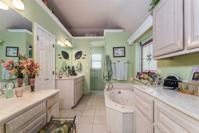 6703 Landover Hills Lane, Arlington, TX 76017