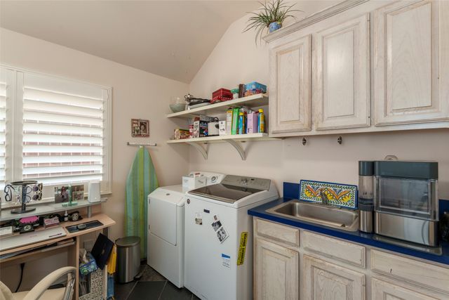 6703 Landover Hills Lane, Arlington, TX 76017