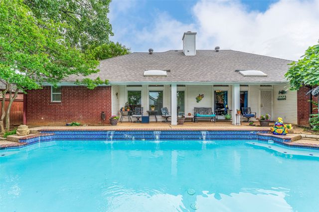 6703 Landover Hills Lane, Arlington, TX 76017