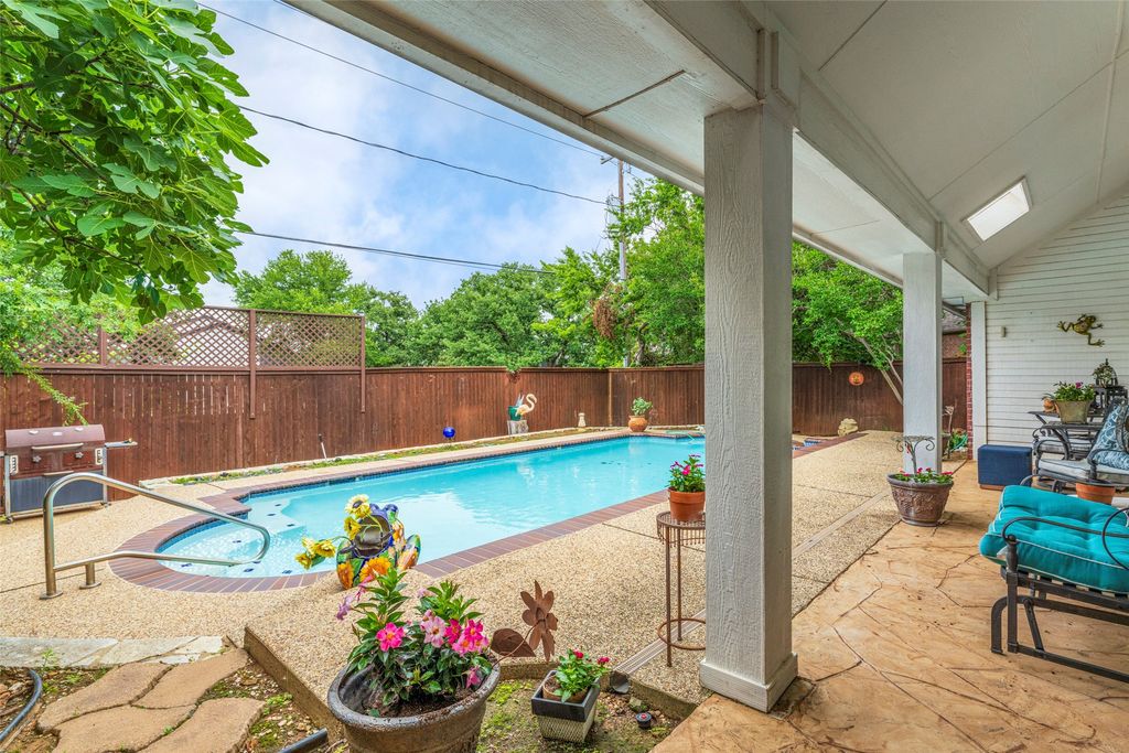 6703 Landover Hills Lane, Arlington, TX 76017