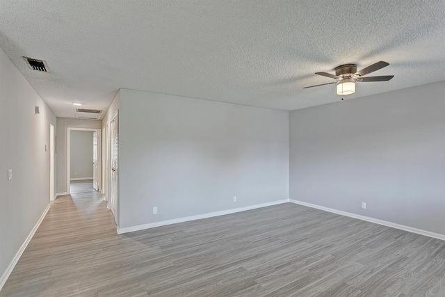 9186 Roan Lane, West Palm Beach, FL 33403