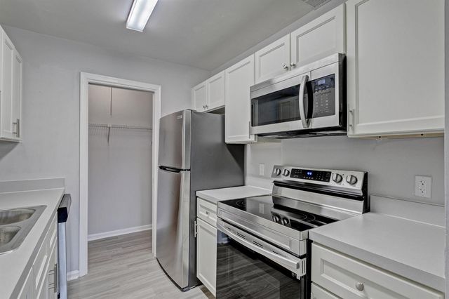 9186 Roan Lane, West Palm Beach, FL 33403