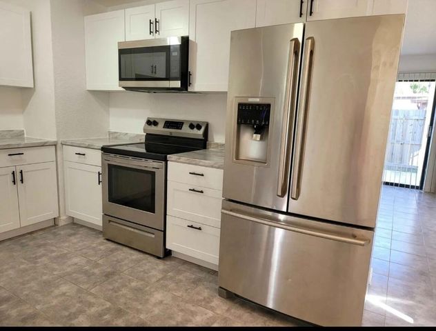 2016 Golfview Court, Fort Pierce, FL 34950