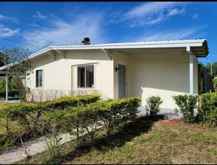 2016 Golfview Court, Fort Pierce, FL 34950