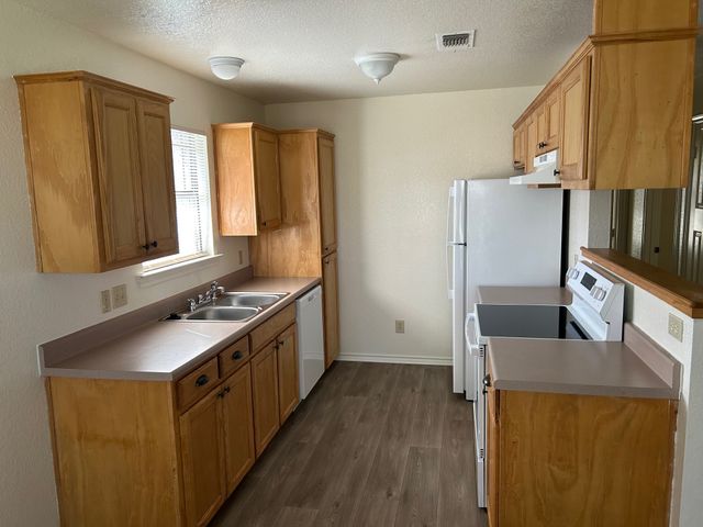 1405 Cherry, Gainesville, TX 76240