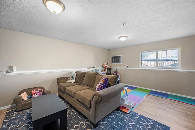 5953 Rosebelle Avenue, North Ridgeville, OH 44039