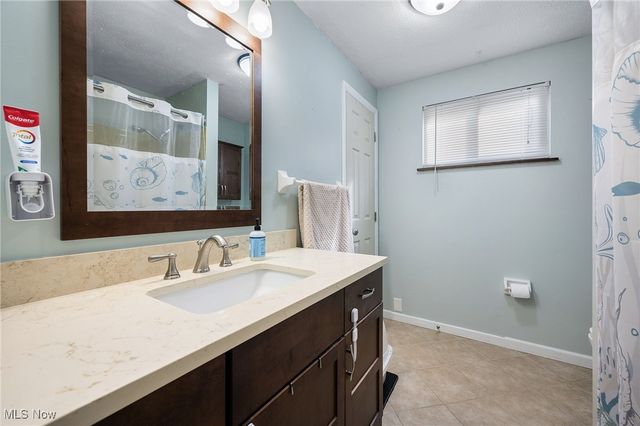 5953 Rosebelle Avenue, North Ridgeville, OH 44039