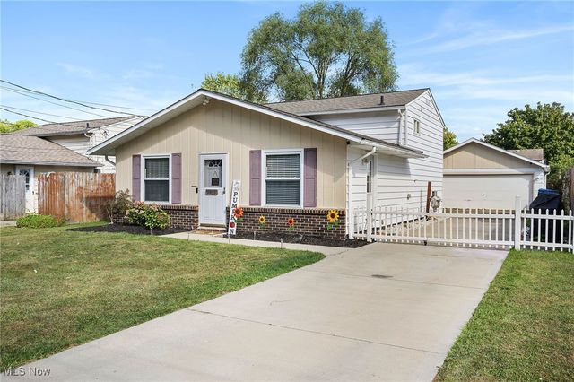 5953 Rosebelle Avenue, North Ridgeville, OH 44039