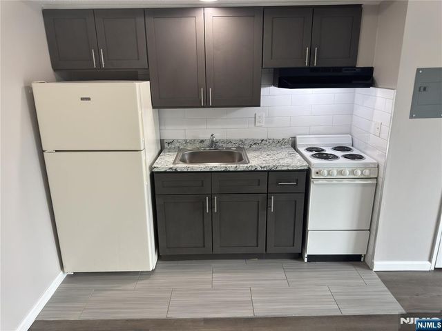 125 Lawrence Street 3C, Hackensack, NJ 07601