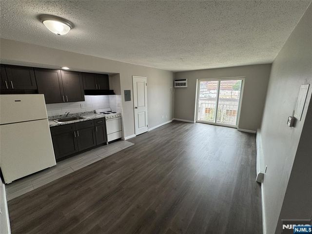 125 Lawrence Street 3C, Hackensack, NJ 07601