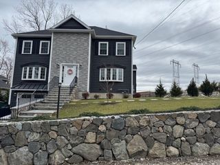 78 Mountain Road B, Burlington, MA 01803
