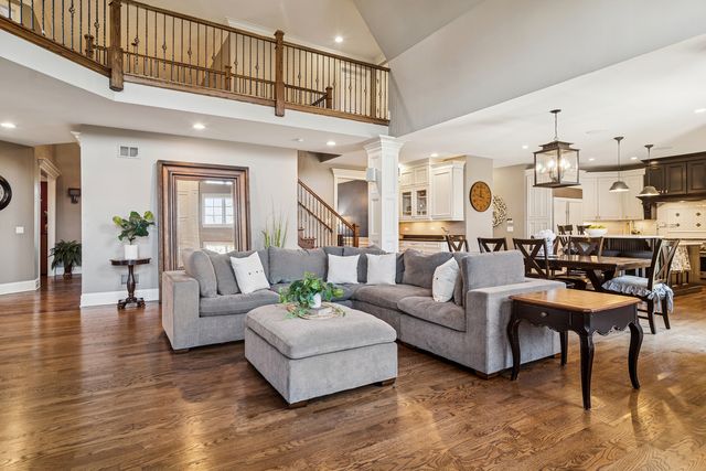 165 Haverton Way, North Barrington, IL 60010