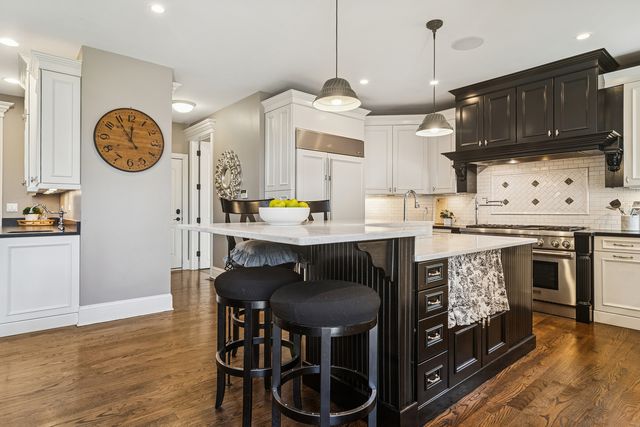 165 Haverton Way, North Barrington, IL 60010