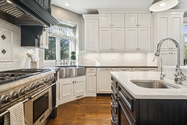 165 Haverton Way, North Barrington, IL 60010