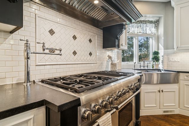 165 Haverton Way, North Barrington, IL 60010