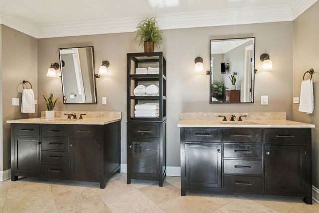 165 Haverton Way, North Barrington, IL 60010