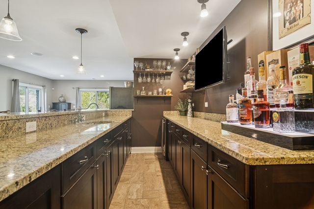 165 Haverton Way, North Barrington, IL 60010