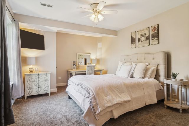 165 Haverton Way, North Barrington, IL 60010