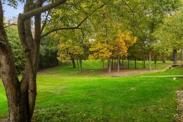 165 Haverton Way, North Barrington, IL 60010