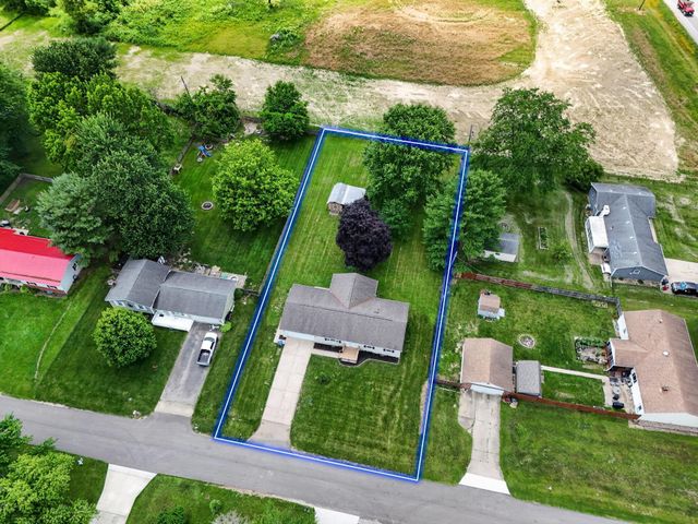 60 Daley Drive SW, Pataskala, OH 43062