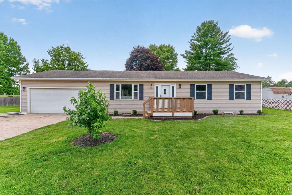 60 Daley Drive SW, Pataskala, OH 43062