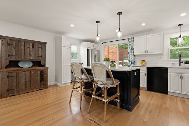 24 Sleigh Rd, Chelmsford, MA 01824