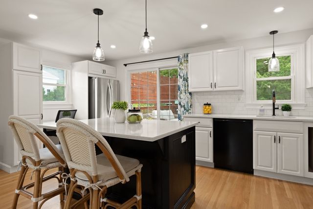 24 Sleigh Rd, Chelmsford, MA 01824