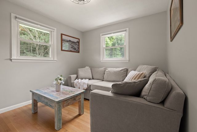 24 Sleigh Rd, Chelmsford, MA 01824