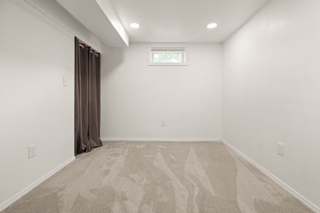 24 Sleigh Rd, Chelmsford, MA 01824