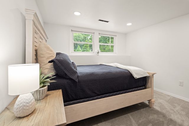24 Sleigh Rd, Chelmsford, MA 01824