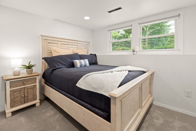 24 Sleigh Rd, Chelmsford, MA 01824