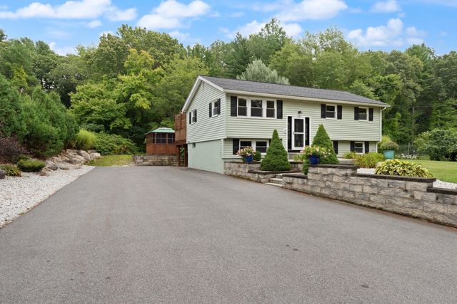 24 Sleigh Rd, Chelmsford, MA 01824