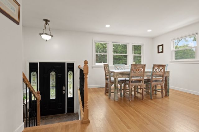 24 Sleigh Rd, Chelmsford, MA 01824