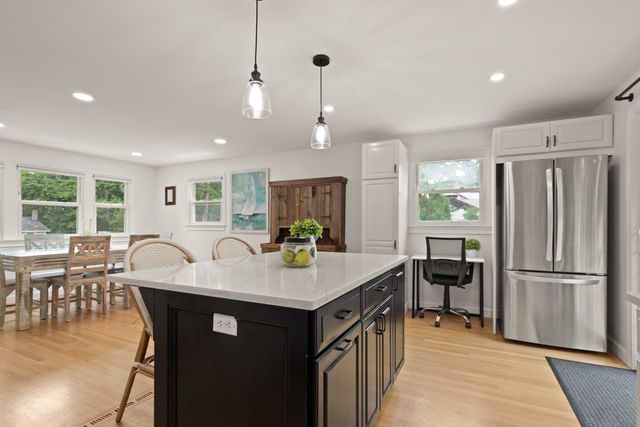 24 Sleigh Rd, Chelmsford, MA 01824