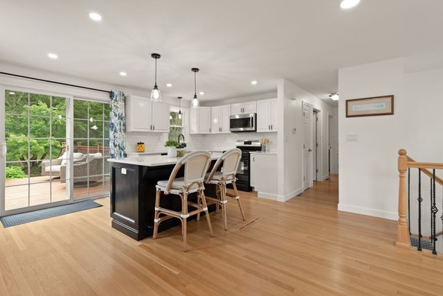 24 Sleigh Rd, Chelmsford, MA 01824