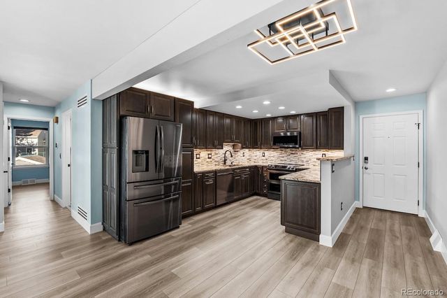 10345 E Peakview Avenue A, Englewood, CO 80111