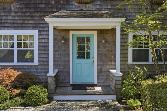 517 Montauk Highway, East Quogue, NY 11942