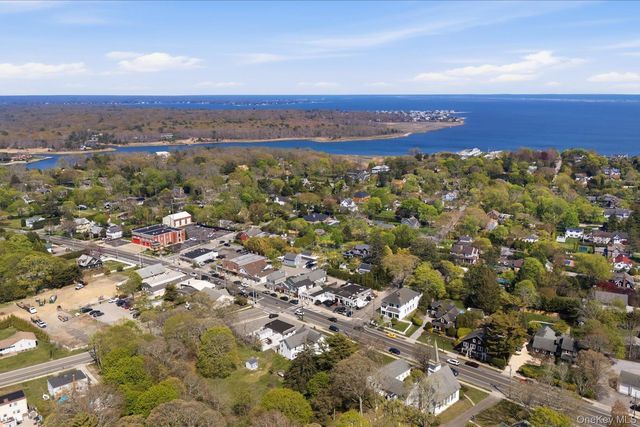 517 Montauk Highway, East Quogue, NY 11942