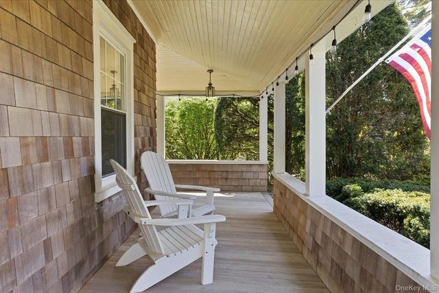 517 Montauk Highway, East Quogue, NY 11942