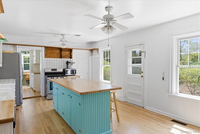 517 Montauk Highway, East Quogue, NY 11942